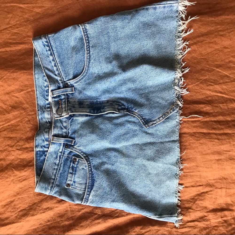 Light Wash Denim Levi’s Mini Skirt